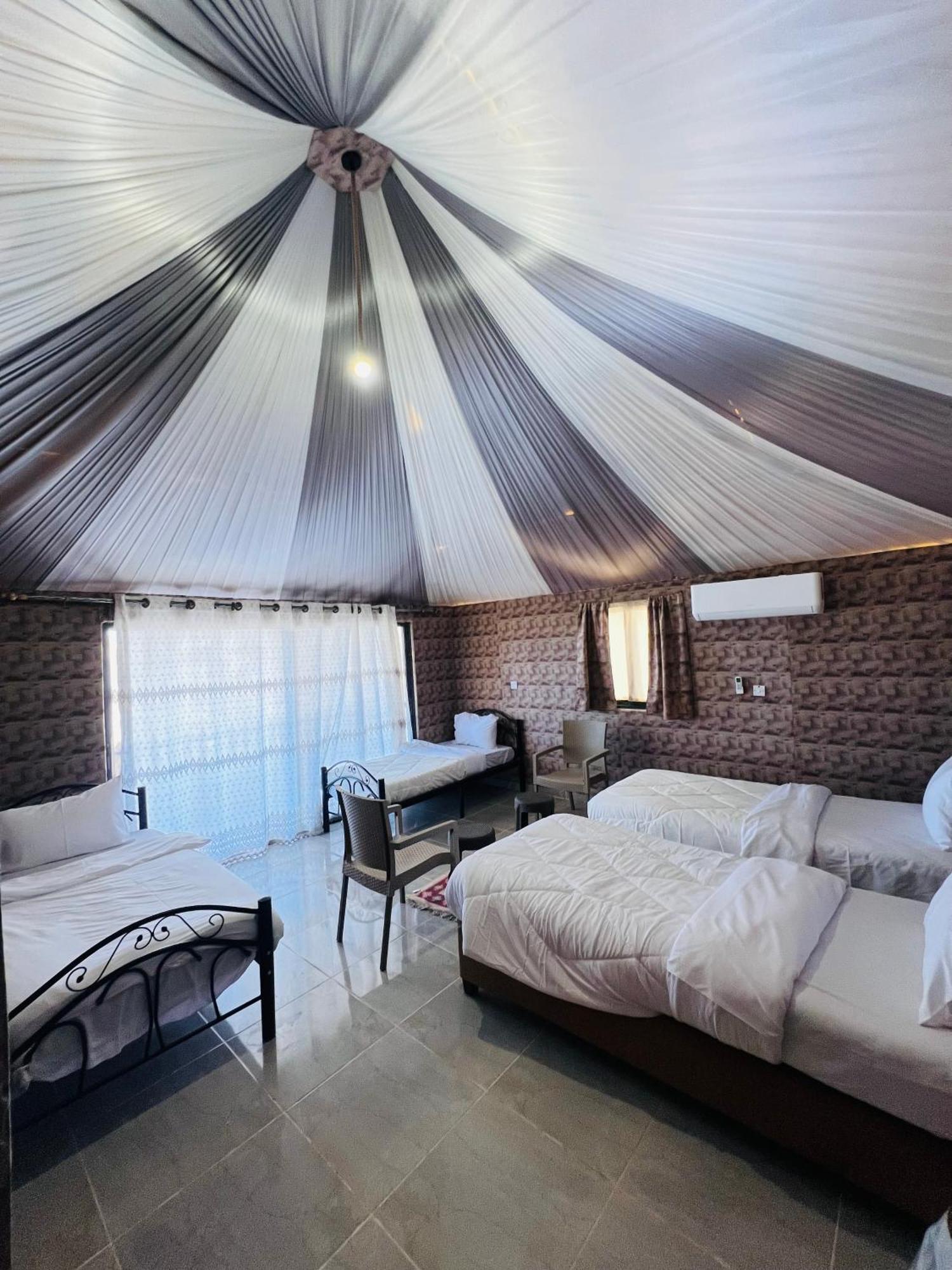 Апартаменти Abdullah Luxury Camp Ваді-Рам Екстер'єр фото