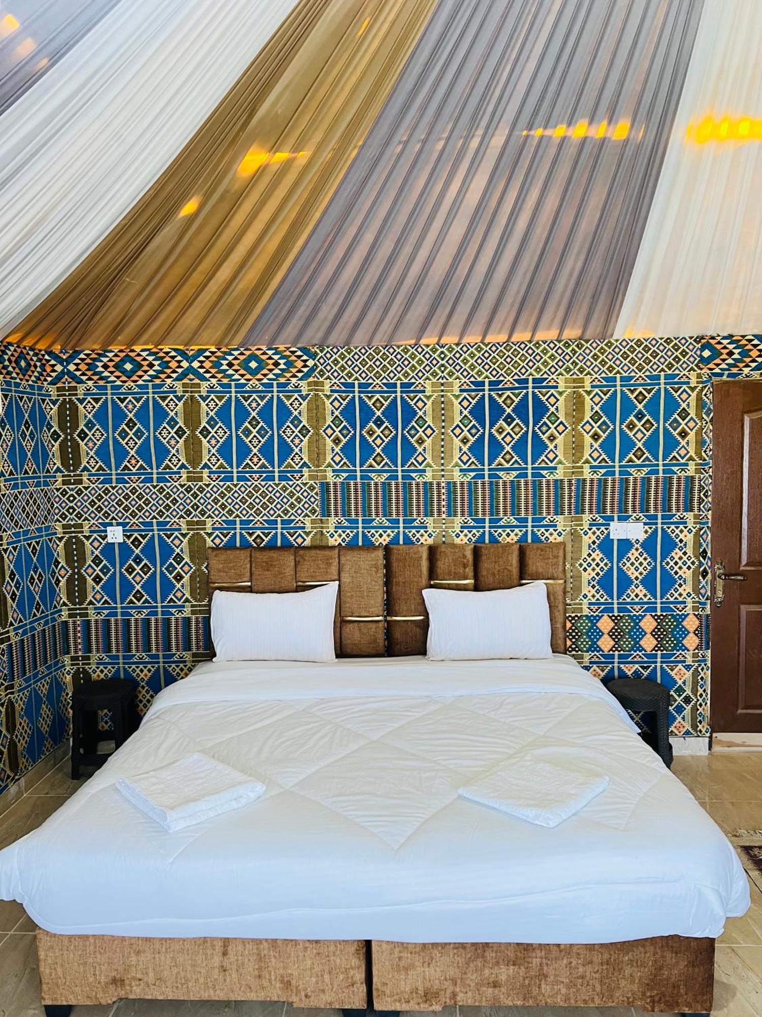 Апартаменти Abdullah Luxury Camp Ваді-Рам Екстер'єр фото