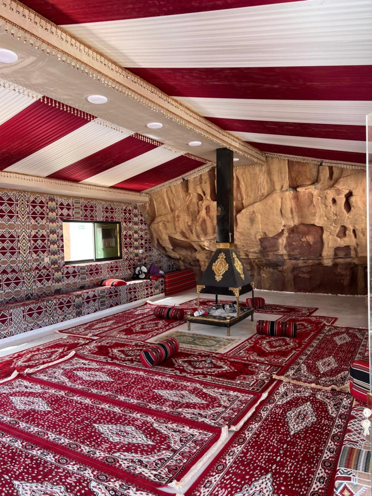 Апартаменти Abdullah Luxury Camp Ваді-Рам Екстер'єр фото